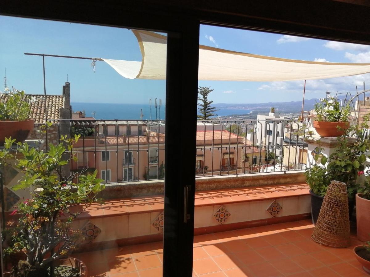 Aly Art Apartment Taormina Duomo, Gulf & Etna View Exterior photo