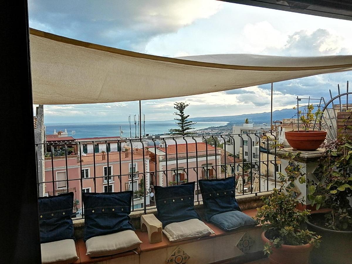 Aly Art Apartment Taormina Duomo, Gulf & Etna View Exterior photo
